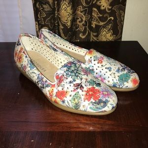 NWOT AEROSOLES Shoes